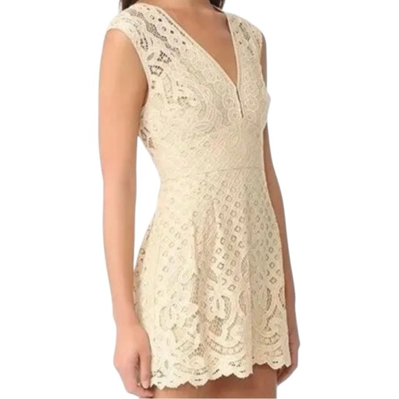 Free People One Million Lovers Beige Cream Lace Mini Dress Size 6 - Picture 3 of 12